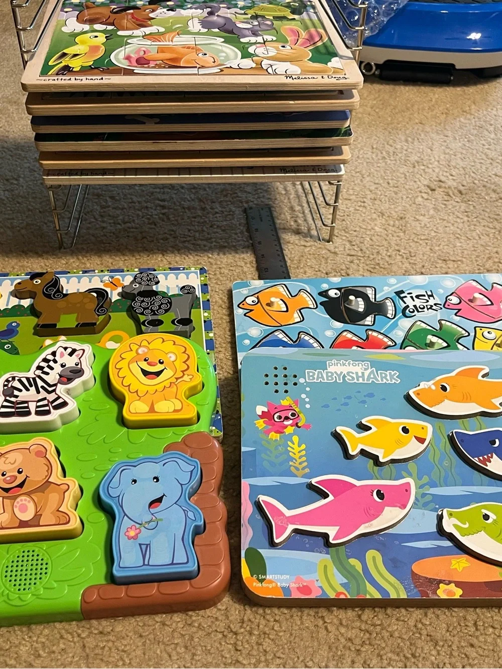Lot of 10 kids board puzzles and melissa & Doug stand - 2 with sounds